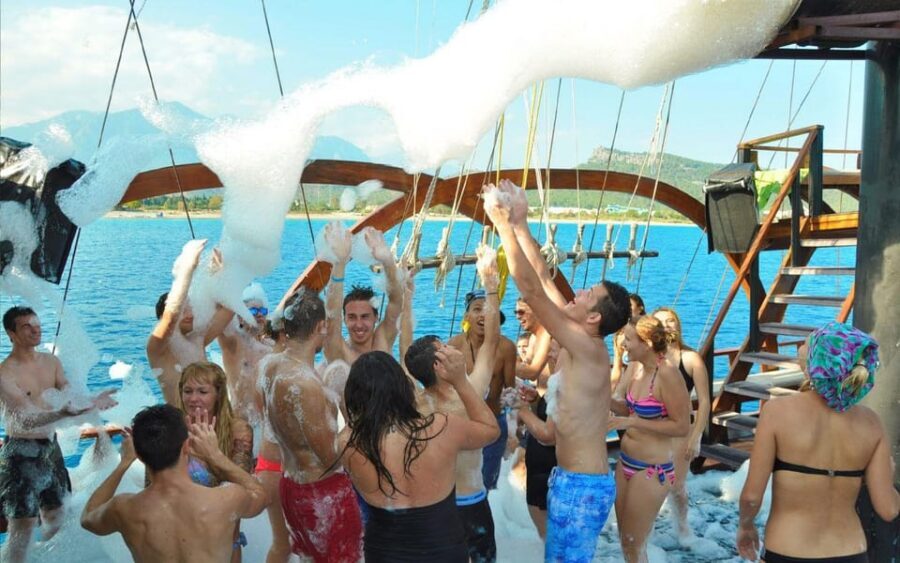 From Alanya, Side: Manavgat River Cruise, Bazaar & Waterfall - Manavgat Waterfall: photos, short walks, and the 4 euro fee