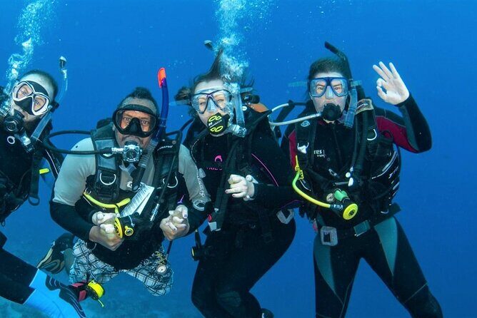 "Side: Scuba Diving in the Fascinating Underwater Museum" - Group Size and Pace: Shared Costs, Structured Support
