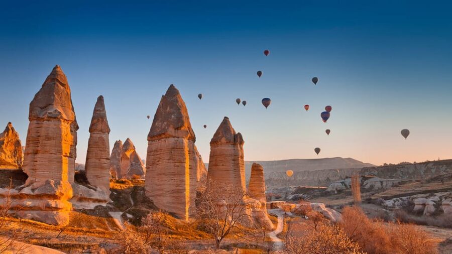 Side:2 Day Cappadocia Tour with Hotel Lunch and Dinner - St. John the Baptist Church and Paşabağ Day Notes